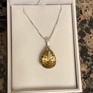 Laser Cut Golden Yellow Quartz Genuine Gemstone Earrings. Retail 248.00 NWT